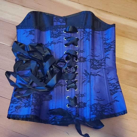 CorsetStory Overbust Purple Lace corset - Picture 3 of 6